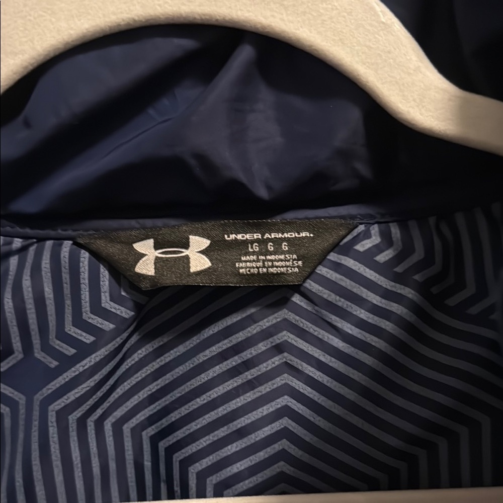 Blue Patterned Puffer Jacket - image 2